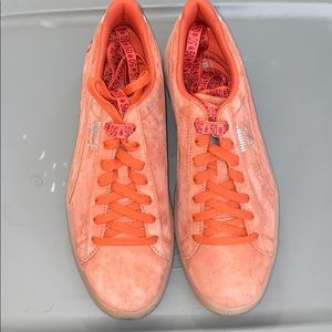 Peach color puma shoes. Men.